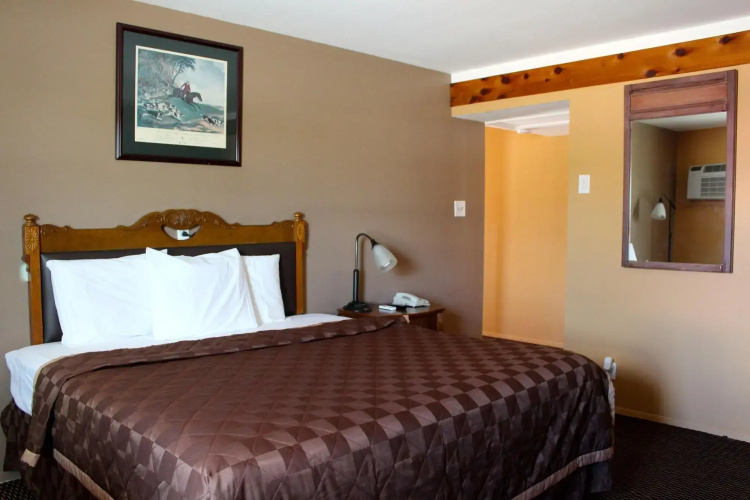 Executive Inn and Suites