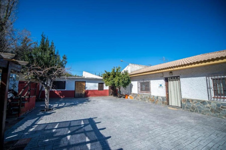 2 Bedrooms Cottage