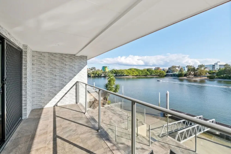Luxurious Waterfront Home