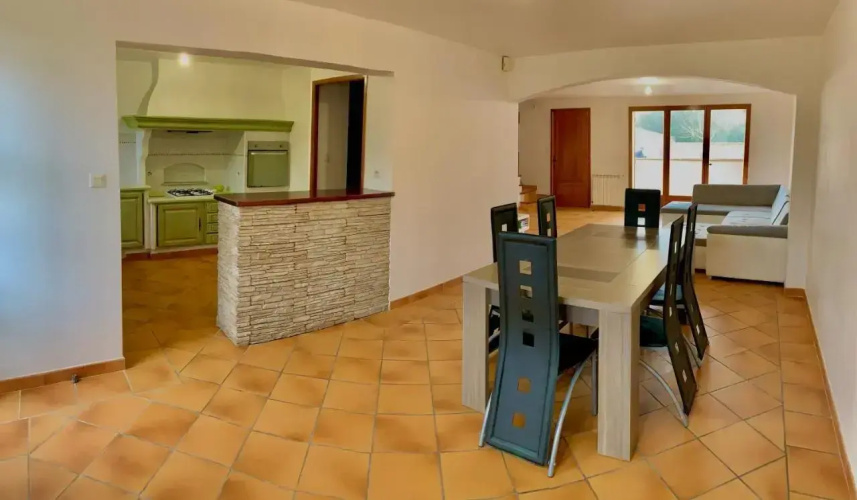 Maison au calme à la sortie d'Arles