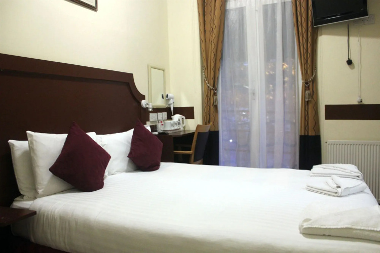 Victoria Station Hotel