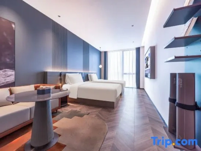 Standard Twin room with city view