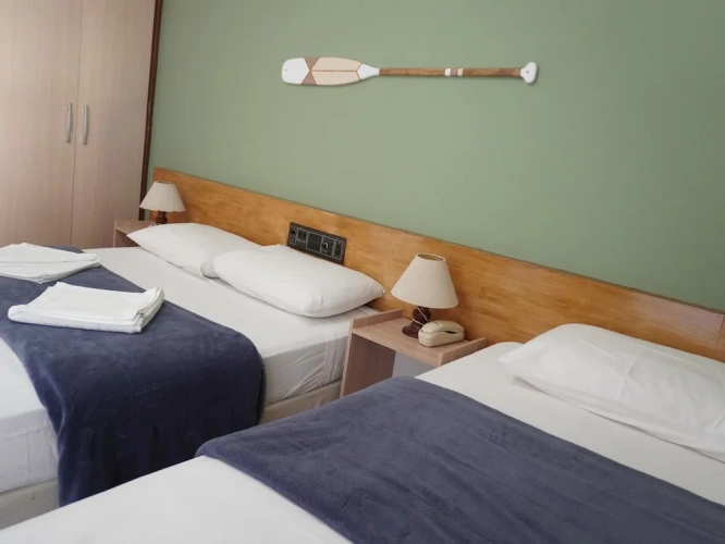 Standard Triple room with city view