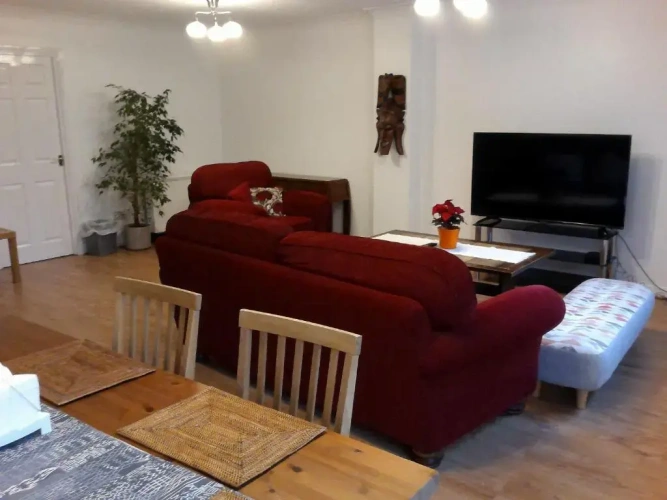 3 Bedrooms Apartment