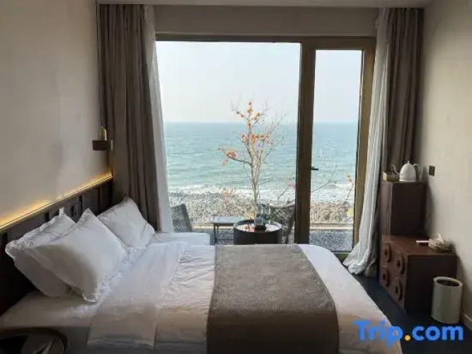 Standard Twin room with balcony and with sea view