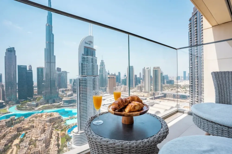 2 Bedrooms Luxury Apartment with balcony and with city view