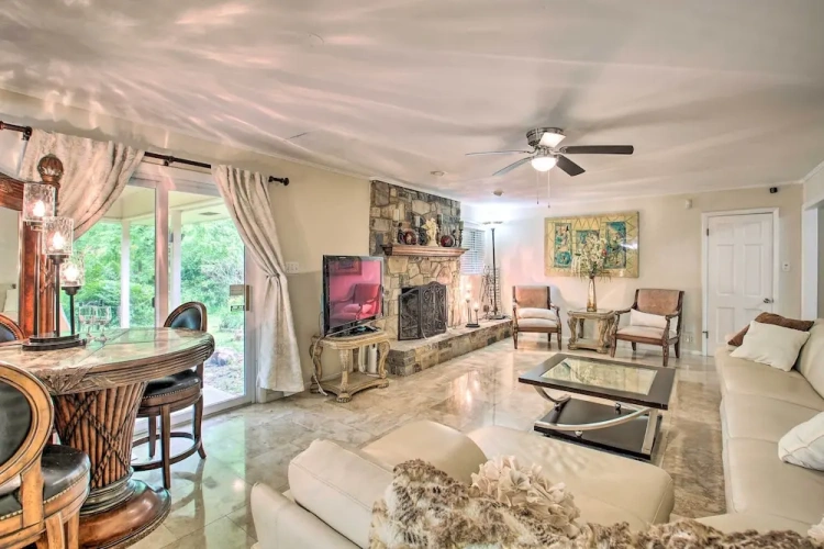 4 Bedrooms Cottage