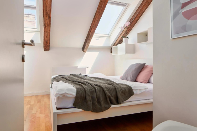 Bright Loft in New Town by Prague Days