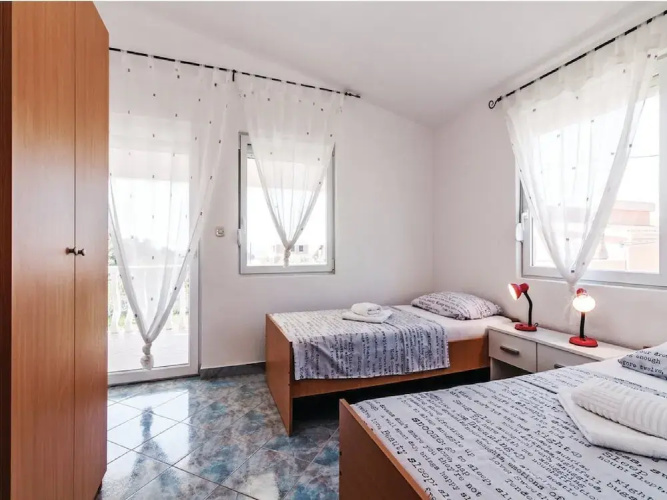 Apartments Hak