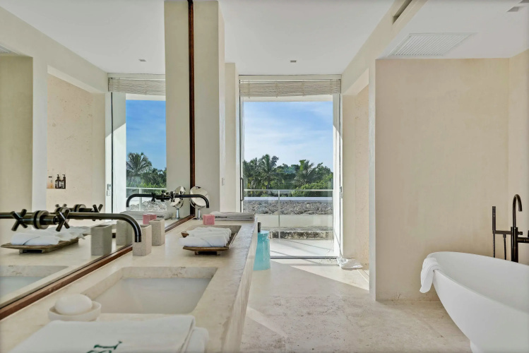 Magnificent 5BR Modern Tropical Villa With Pool