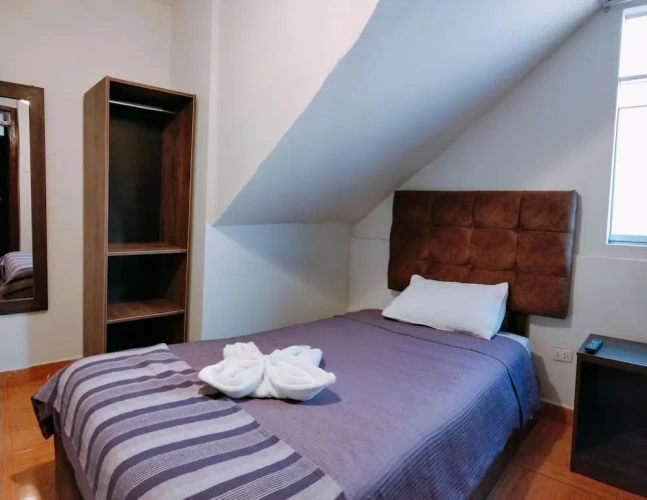 1 Bedroom Standard Sextuple Family room
