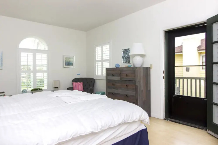 Seaside Bungalow by Vtrips