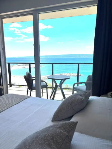 Stella's beachfront aparthotel