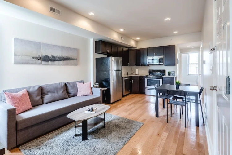 2 Bedrooms Apartment