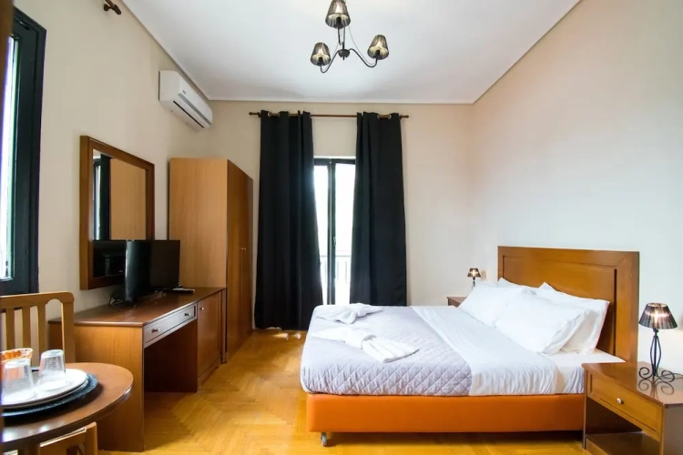 Studio with balcony and with garden view