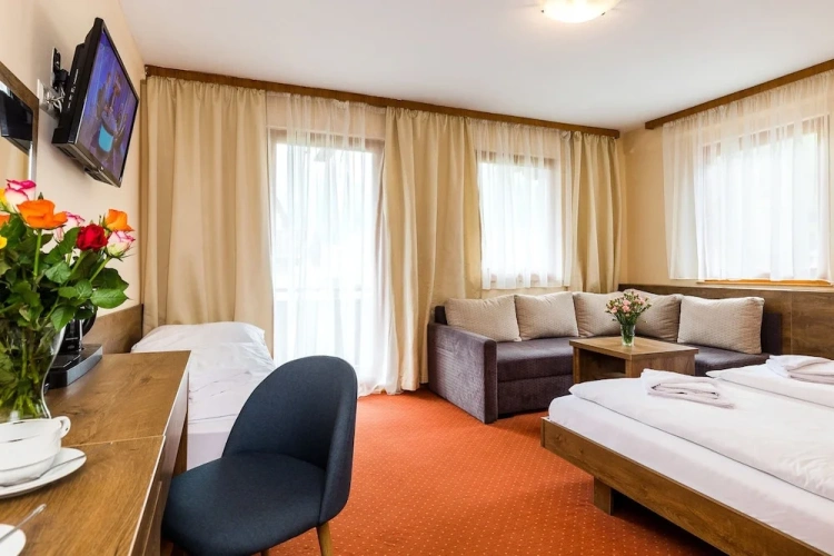 Standard Triple room with balcony and with mountain view