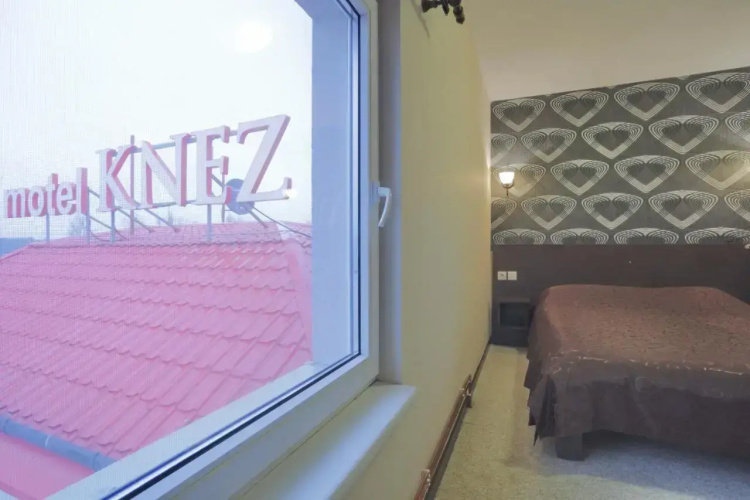 Knez Petrol Motel