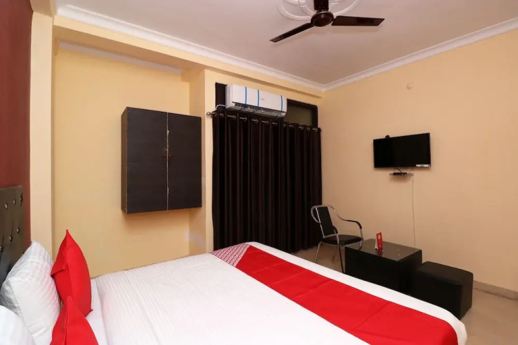 OYO 23206 Hotel Sky View
