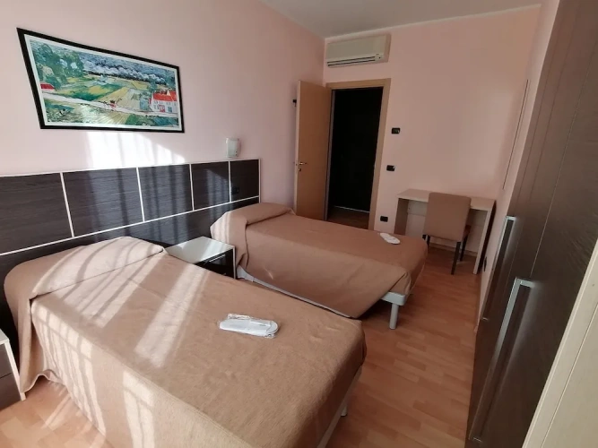 Deluxe Quadruple room with balcony
