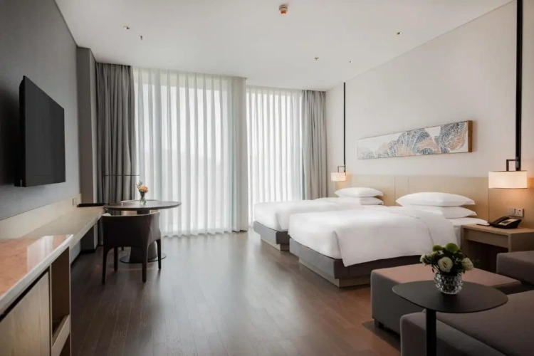 Standard Twin room with garden view