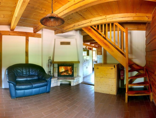 4 Bedrooms Cottage
