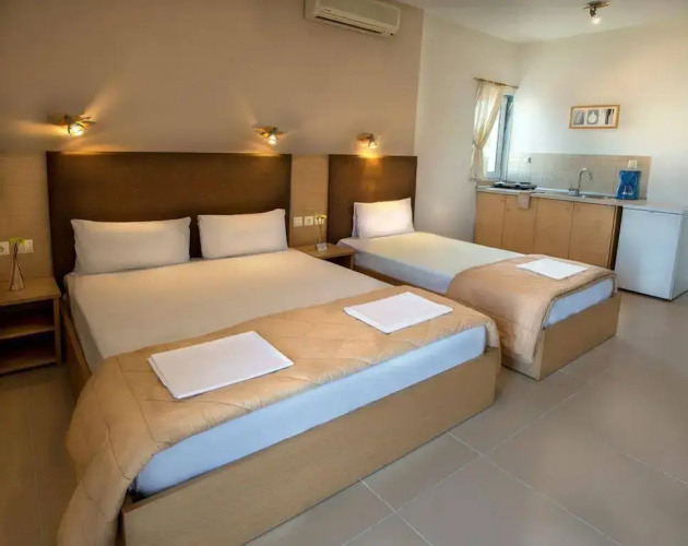 Nepheli Apartments And Studios