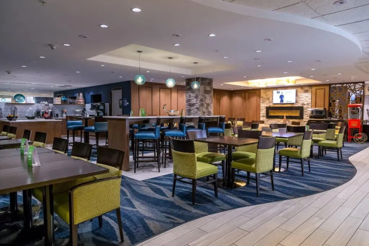 Holiday Inn & Suites Syracuse Airport - Liverpool photo 32