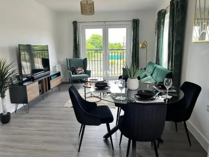 Modern 2 Bedroom Apartment
