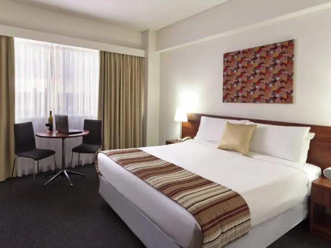 Macleay Hotel