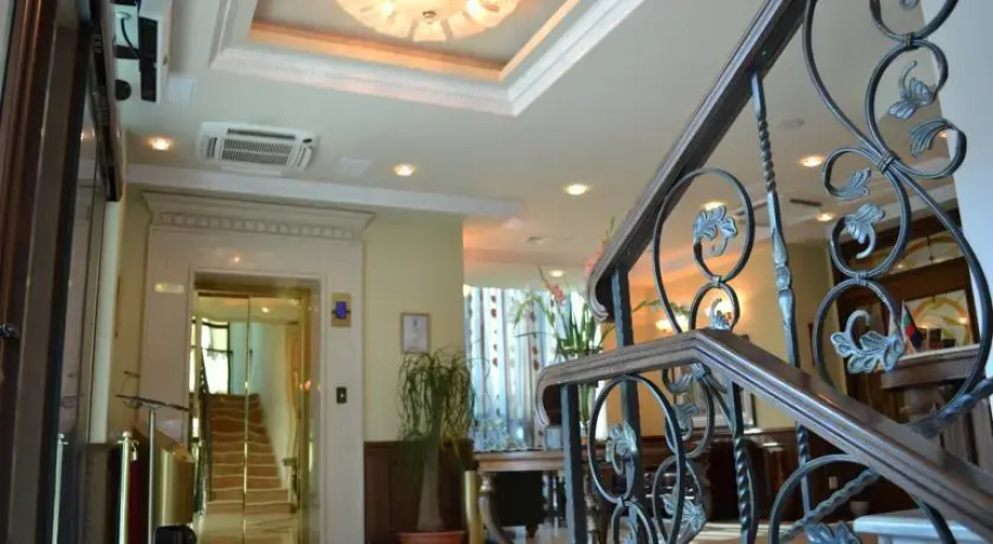 Efir Hotel