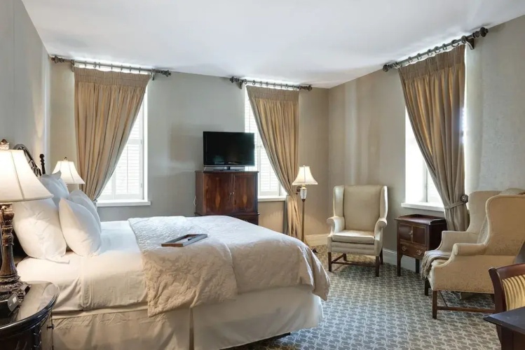Nicollet Island Inn