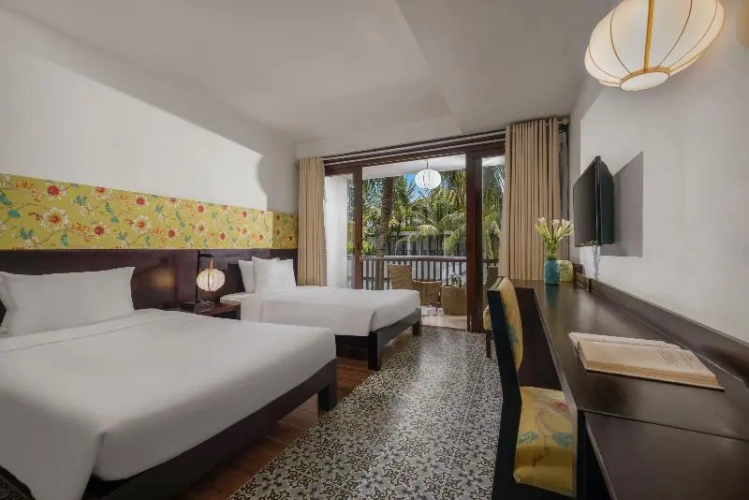 Standard Twin room with balcony and with garden view