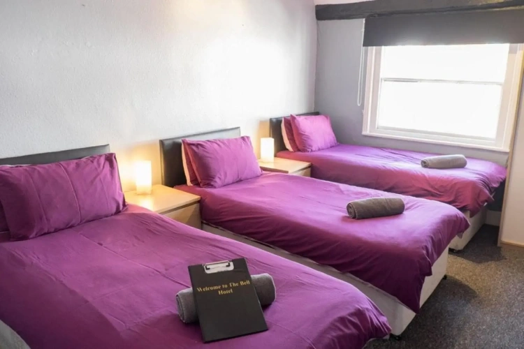 Standard Triple room