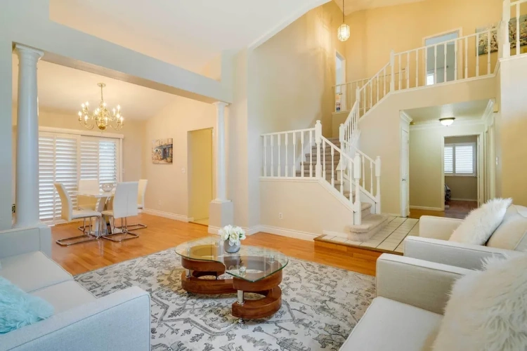 4 Bedrooms Cottage