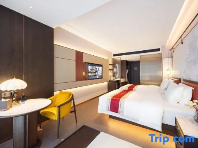 Standard Twin room with city view