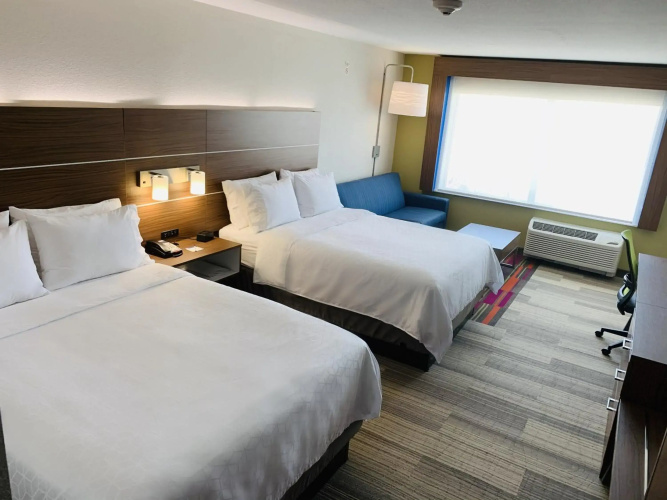 Holiday Inn Express & Suites Moore by IHG