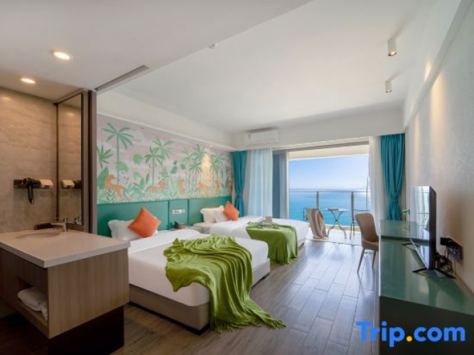 Standard Twin room with sea view