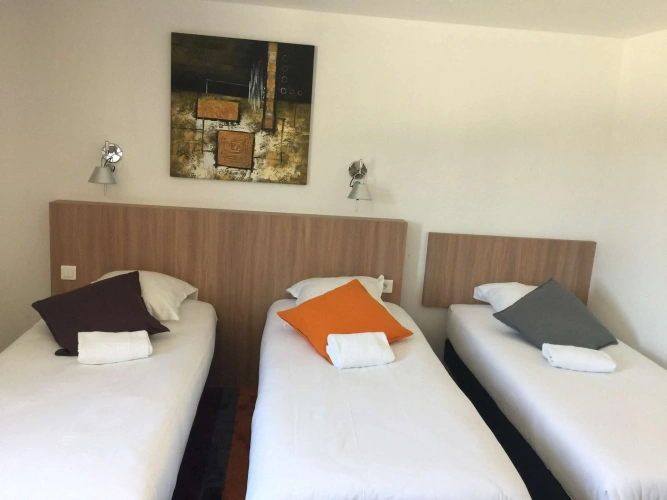 Standard Triple room