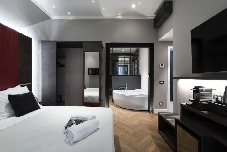 Luxury Suite