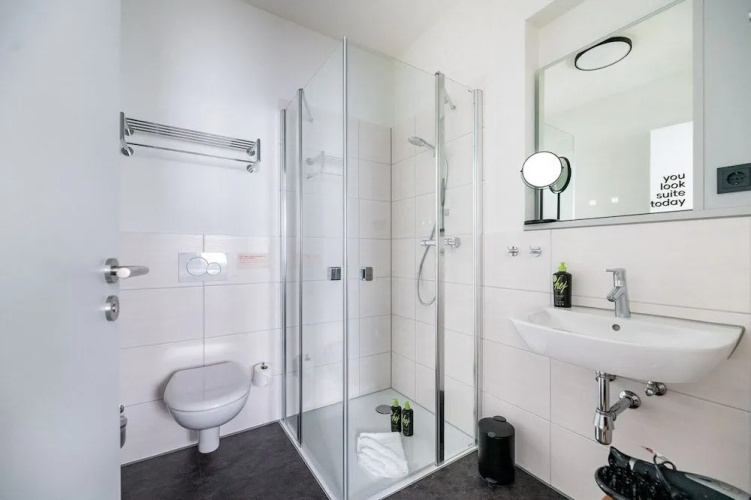 Limehome Bremerhaven Kantstraße