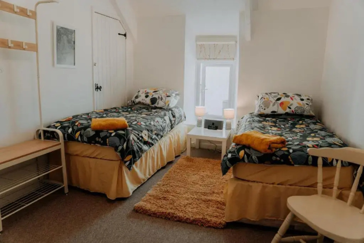 Hamilton Lodge - Cottage sleeps 8