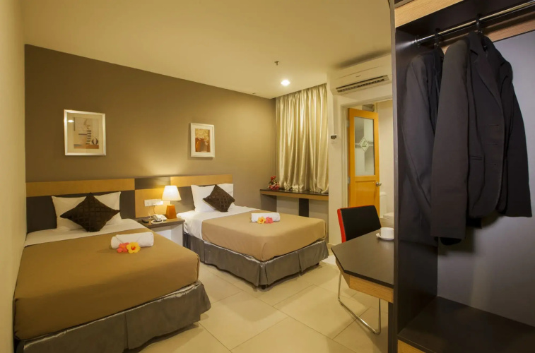 Leo Express Hotel