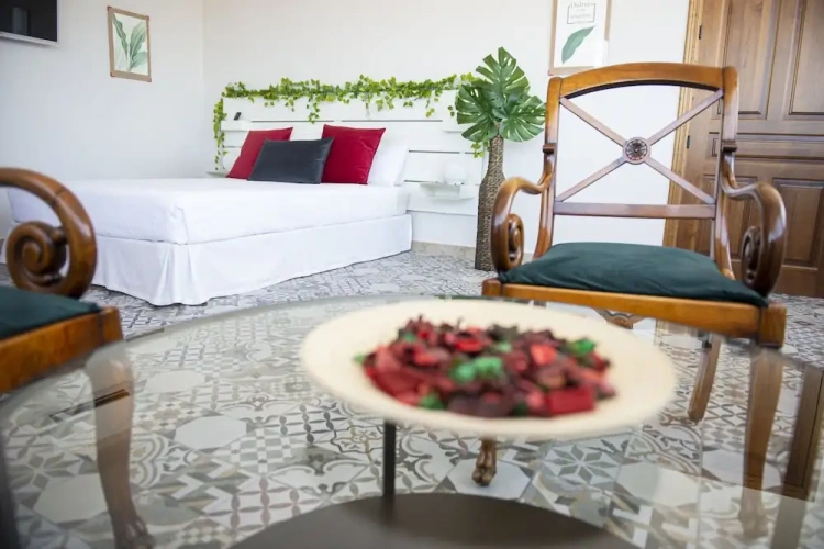 1 Bedroom Deluxe Suite with land view