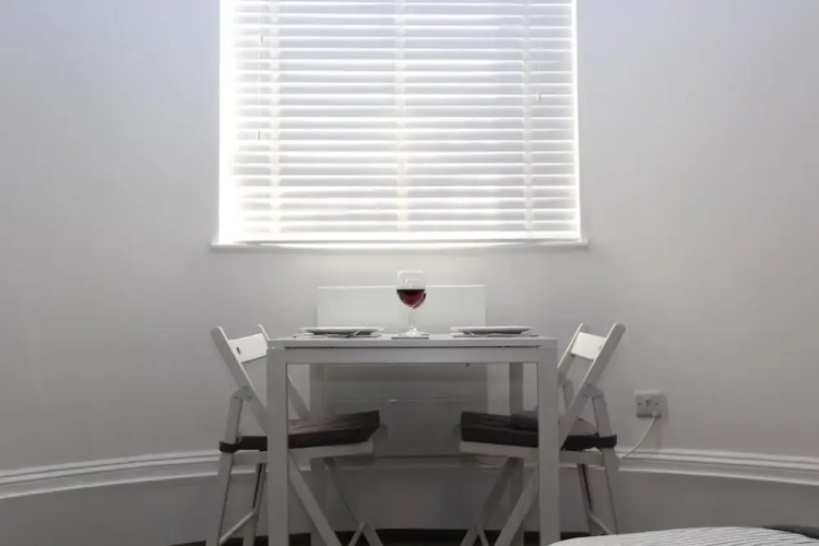 2 Kings Road Executive Studio Apartment
