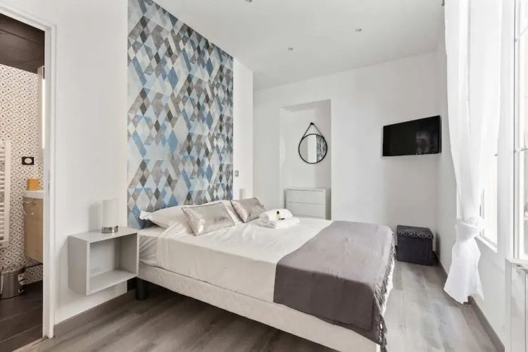 Beautiful Quiet Designer Apartment in Paris