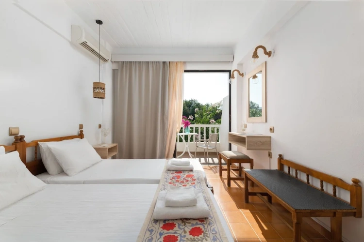 Standard Double room with balcony and with city view