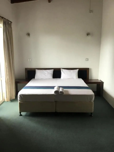 West Inn Colombo