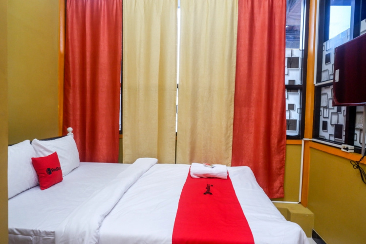 RedDoorz Syariah near Exit Toll Ngemplak Solo