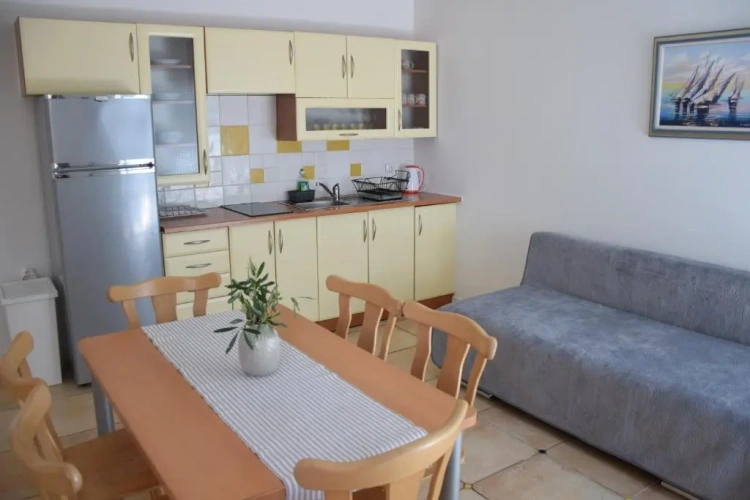 1 Bedroom Apartment with garden view