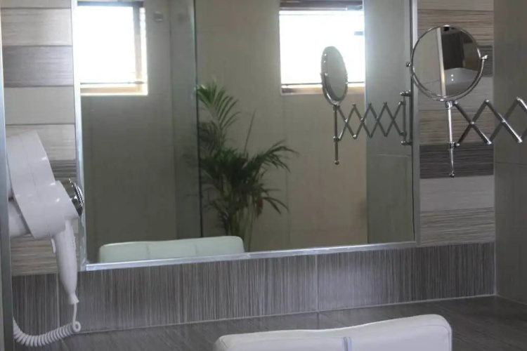 Route 511 Guest House